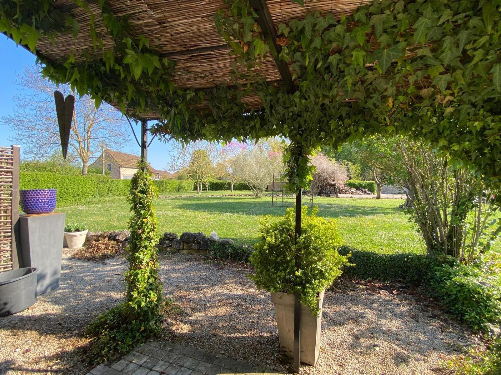 Gite Et Studios Les Barongeres Farges-les-Chalon Екстер'єр фото